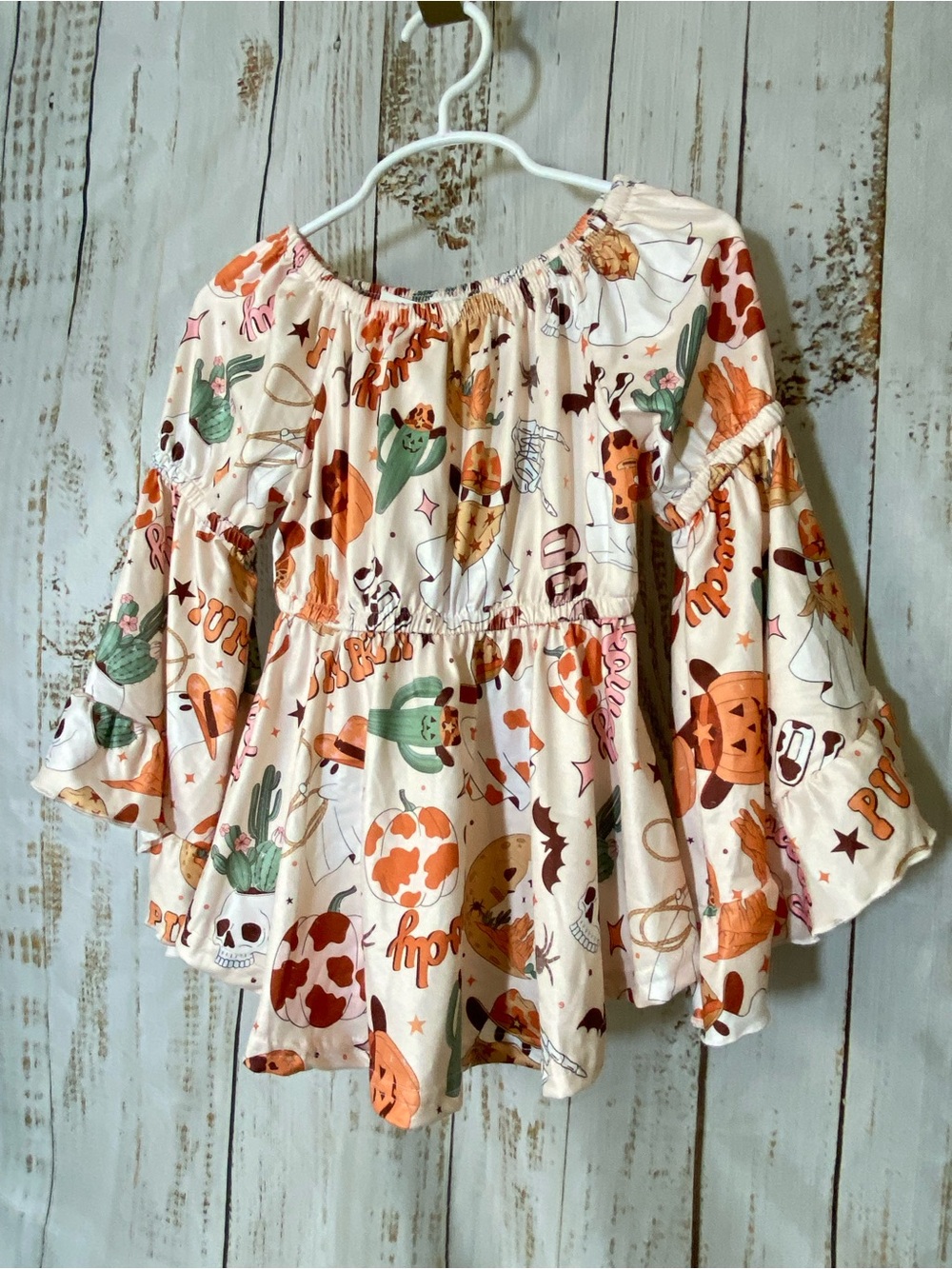 Buc-ee’s Girls' Halloween Print Peasant Top - Cream & Orange